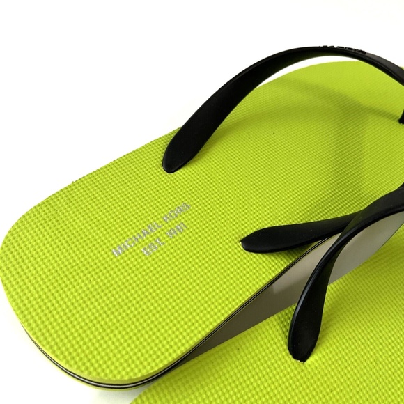 NWOB MICHAEL KORS RX21K Men\'s Flip Flops Lime Green Black Sandals Size 11